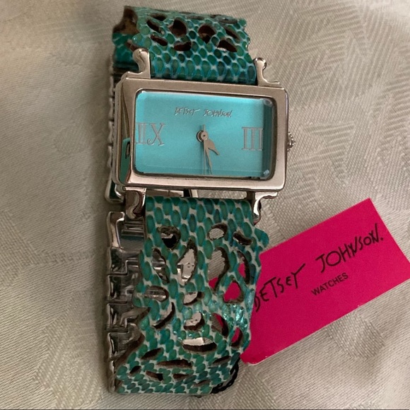 🎄Betsey Johnson Water Resistant Watch NWT!